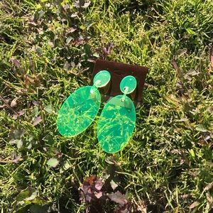 Green oval earrings 🍀